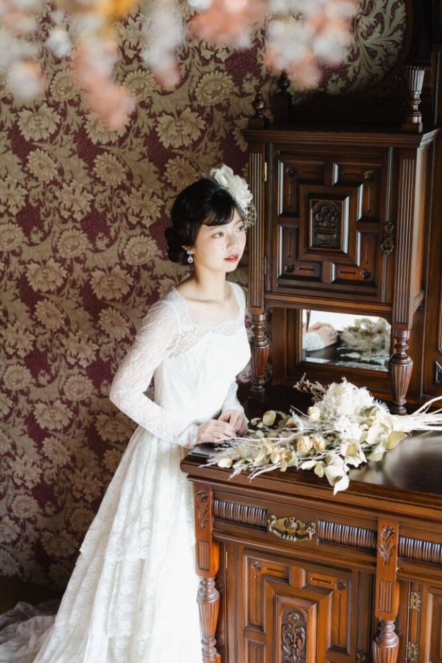 トーク帽とヴィンテージドレスのコーディネート