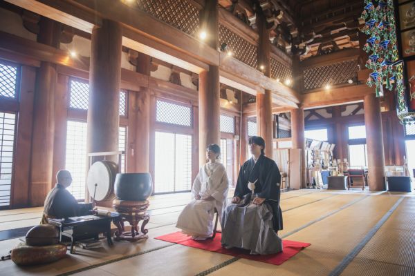 「金戒光明寺」撮影＆ロケーション・スタジオ。金戒光明寺にて。新郎新婦ご祈祷の様子。