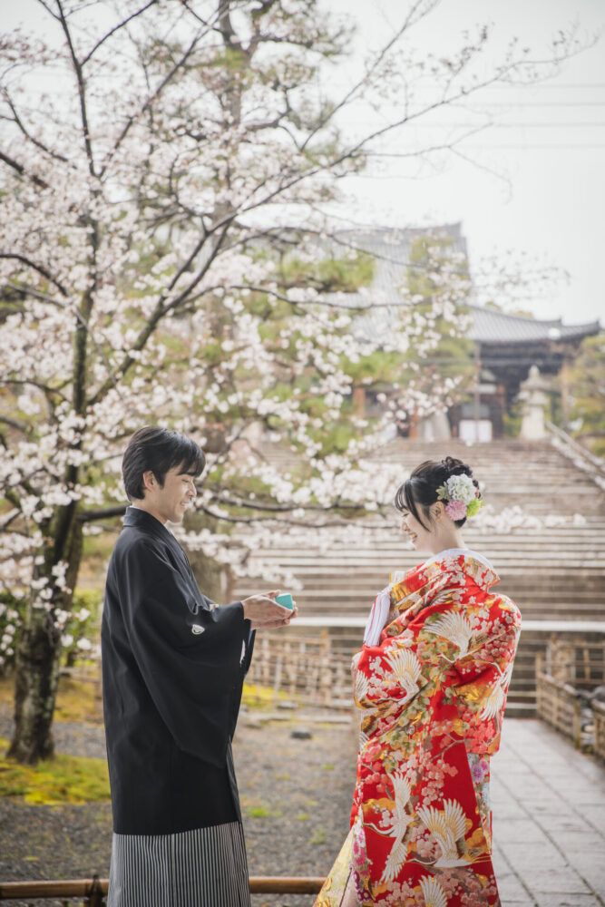 金戒光明寺で色打掛の花嫁と新郎