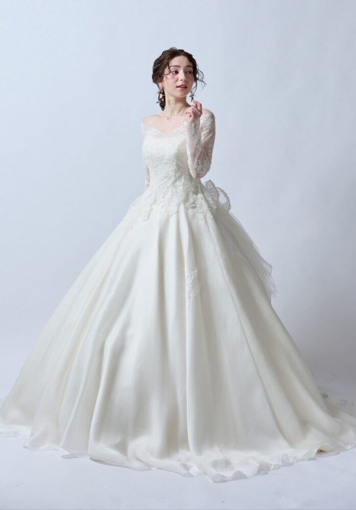 Canta Bella Dress(カンタベッラドレス) を着た花嫁のポートレート