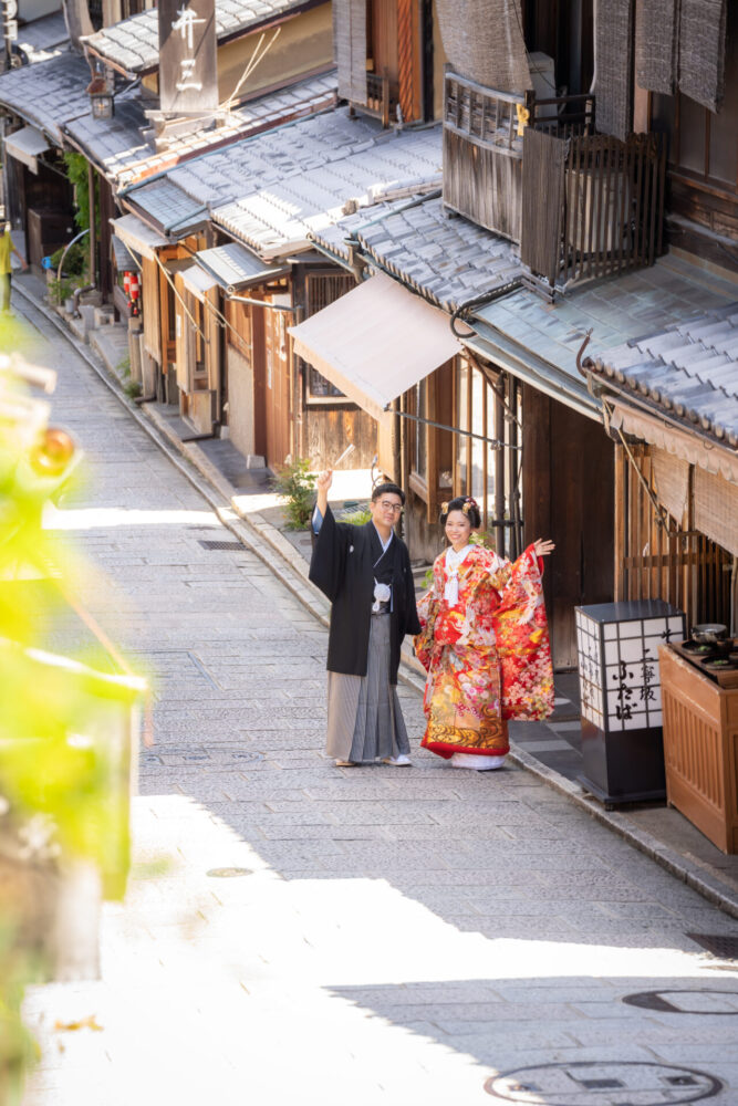 夏の京都での和装フォトウェディング。早朝ということもありかなり人が少ないです!