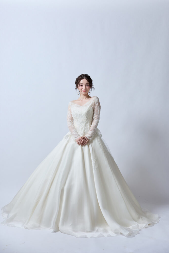ウェディングドレス姿の花嫁