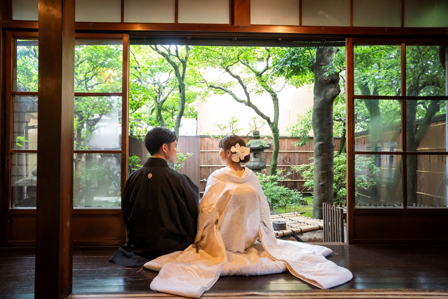 京町家の縁側での白無垢撮影