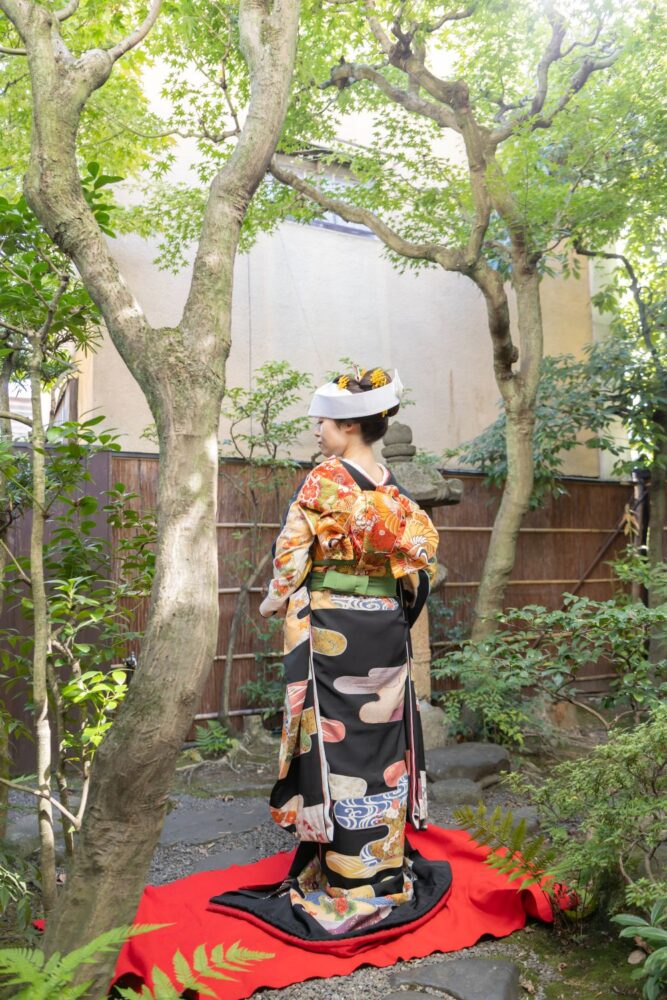 京都町家寫眞館の京町家スタジオのお庭にて。引き振袖に日本髪。