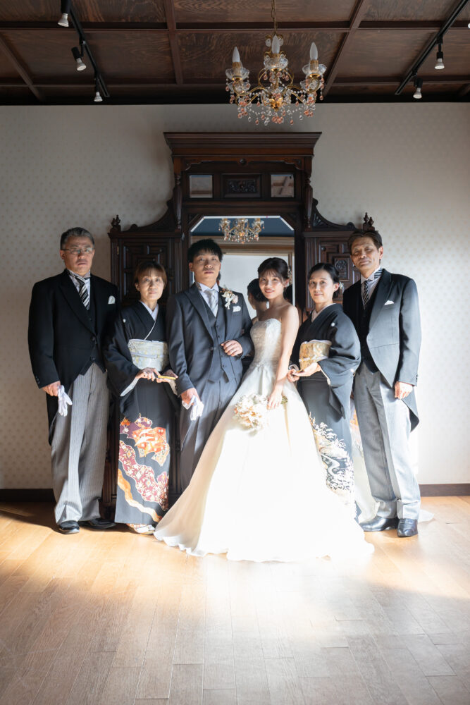 ウェデングドレスでの家族写真