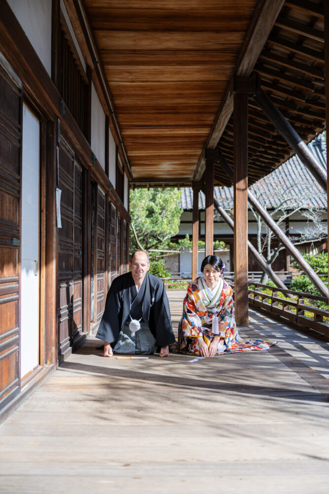 正座姿が美しいインターナショナルな和のフォトウェディング